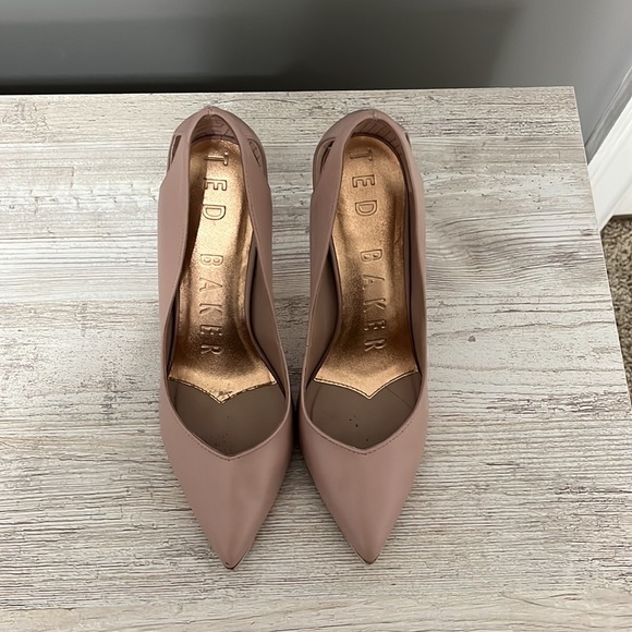 Ted Baker Leather Cut Out High Heel Court Shoe - Picture 1 of 5